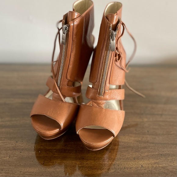 Velvet Angels Brown Leather Heels - Sz 39 or 9 - Picture 3 of 16